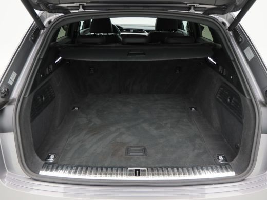 Audi e-tron 55 quattro Business edition Plus 95 kWh 409 Pk | S-Line Interieur | Afneembare Trekhaak | Head-Up... ActivLease financial lease