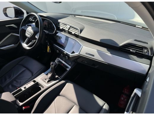 Audi Q3 45 TFSI e 245PK BUSINESS EDITION PHEV LEDER/NAVICAMERA/CARPLAY/ELEKTR.KLEP ActivLease financial lease