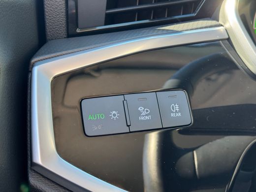 Audi Q3 45 TFSI e 245PK BUSINESS EDITION PHEV LEDER/NAVICAMERA/CARPLAY/ELEKTR.KLEP ActivLease financial lease