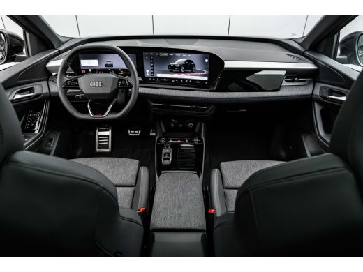 Audi Q6 e-tron S edition performance 100 kWh 306PK | Trekhaak | Panorama Dak | Elek.stoelen | 360 camera | Stoel... ActivLease financial lease