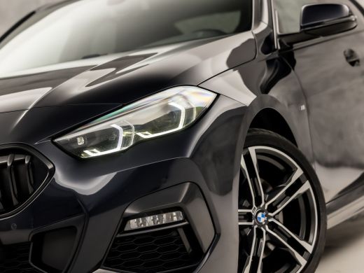 BMW 2 Serie 218 M Sport Automaat (M PAKKET, KUIPSTOELEN, 1e EIGENAAR, APPLE CARPLAY, GROOT NAVI, GETINT GLAS,... ActivLease financial lease