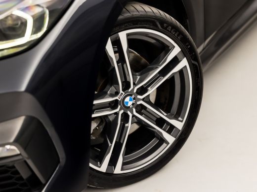 BMW 2 Serie 218 M Sport Automaat (M PAKKET, KUIPSTOELEN, 1e EIGENAAR, APPLE CARPLAY, GROOT NAVI, GETINT GLAS,... ActivLease financial lease