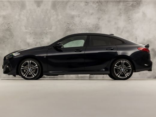 BMW 2 Serie 218 M Sport Automaat (M PAKKET, KUIPSTOELEN, 1e EIGENAAR, APPLE CARPLAY, GROOT NAVI, GETINT GLAS,... ActivLease financial lease