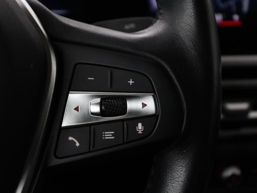 BMW i4 eDrive40 84 kWh | SOH 93,8% | Camera | Adaptive cruise | Climate control | Navigatie | DAB+ | Blu... ActivLease financial lease