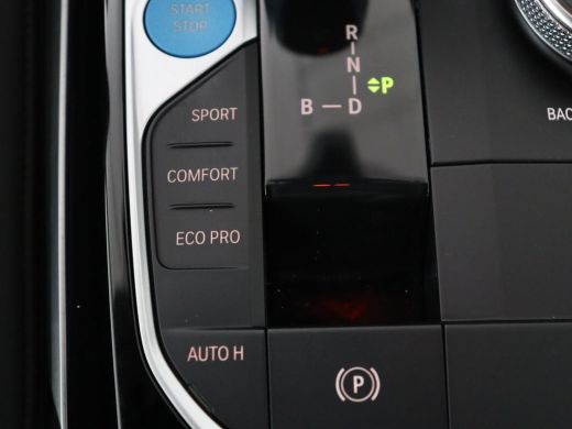 BMW i4 eDrive40 84 kWh | SOH 93,8% | Camera | Adaptive cruise | Climate control | Navigatie | DAB+ | Blu... ActivLease financial lease
