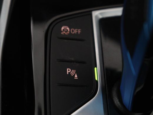 BMW i4 eDrive40 84 kWh | SOH 93,8% | Camera | Adaptive cruise | Climate control | Navigatie | DAB+ | Blu... ActivLease financial lease