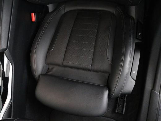BMW i4 eDrive40 84 kWh | SOH 93,8% | Camera | Adaptive cruise | Climate control | Navigatie | DAB+ | Blu... ActivLease financial lease