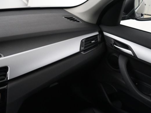 BMW X1 xDrive25e | Panaramadak | Camera | Cruise control | Climate control | Buetooth | Navigatie | DAB+ ActivLease financial lease
