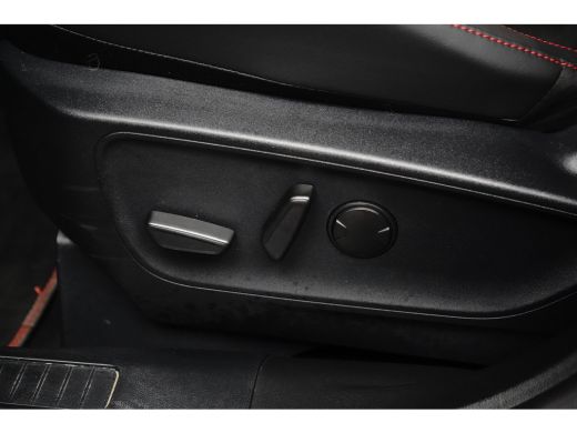 Ford Kuga Plug-In Hybrid ST-Line X 151pk | Panoramadak | Winterpack | Wegkl. Trekhaak | Adaptive Cruise | D... ActivLease financial lease