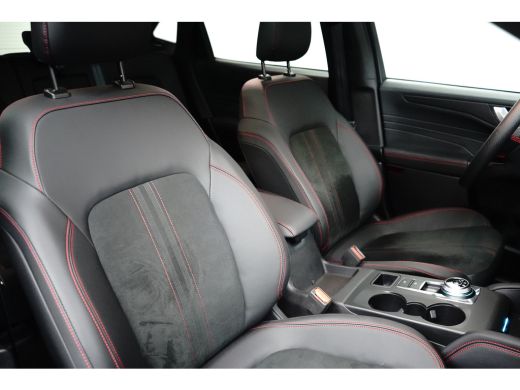 Ford Kuga Plug-In Hybrid ST-Line X 151pk | Panoramadak | Winterpack | Wegkl. Trekhaak | Adaptive Cruise | D... ActivLease financial lease