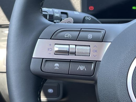 Hyundai Kona Long Range Pure Edition 64.8 kWh | Comfort Pack | WK Deal | | Uit voorraad leverbaar! | Achteruit... ActivLease financial lease