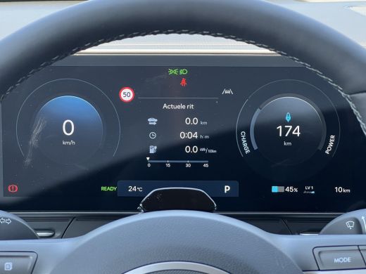 Hyundai Kona Long Range Pure Edition 64.8 kWh | Comfort Pack | WK Deal | | Uit voorraad leverbaar! | Achteruit... ActivLease financial lease