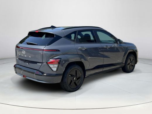 Hyundai Kona Long Range Pure Edition 64.8 kWh | Comfort Pack | WK Deal | | Uit voorraad leverbaar! | Achteruit... ActivLease financial lease