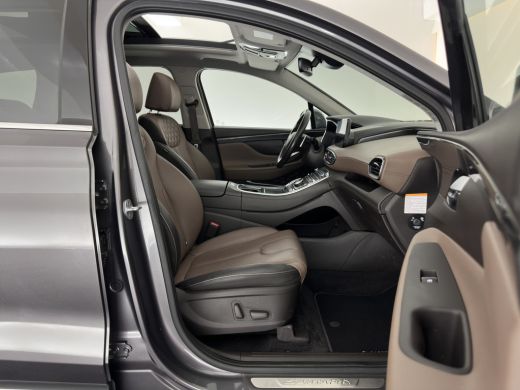 Hyundai Santa Fe 1.6 T-GDI Comfort Smart Sky AWD [ 7-Pers. ] {SoH-100%} (Plug-In) (INCL-BTW) *PANO | LEATHER | FUL... ActivLease financial lease