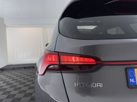 Hyundai Santa Fe 1.6 T-GDI Comfort Smart Sky AWD [ 7-Pers. ] {SoH-100%} (Plug-In) (INCL-BTW) *PANO | LEATHER | FUL... ActivLease financial lease