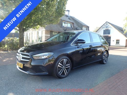 Mercedes-Benz B-Klasse 200 SPORTLEER / SFEERVERLICHTING / NAVI / STOELVERWARMING / CAMERA ActivLease financial lease
