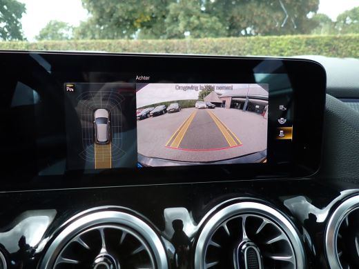 Mercedes-Benz B-Klasse 200 SPORTLEER / SFEERVERLICHTING / NAVI / STOELVERWARMING / CAMERA ActivLease financial lease