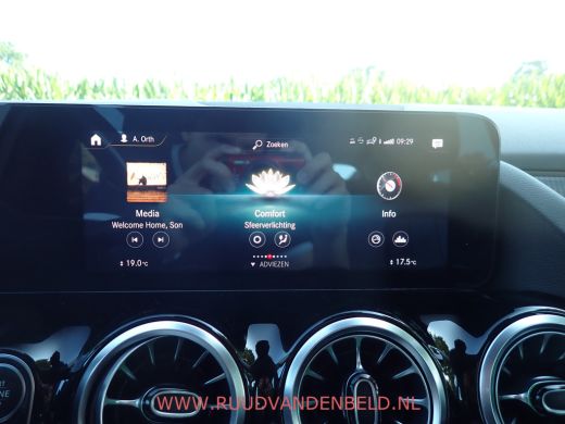 Mercedes-Benz B-Klasse 200 SPORTLEER / SFEERVERLICHTING / NAVI / STOELVERWARMING / CAMERA ActivLease financial lease