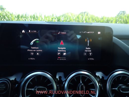 Mercedes-Benz B-Klasse 200 SPORTLEER / SFEERVERLICHTING / NAVI / STOELVERWARMING / CAMERA ActivLease financial lease