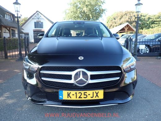 Mercedes-Benz B-Klasse 200 SPORTLEER / SFEERVERLICHTING / NAVI / STOELVERWARMING / CAMERA ActivLease financial lease