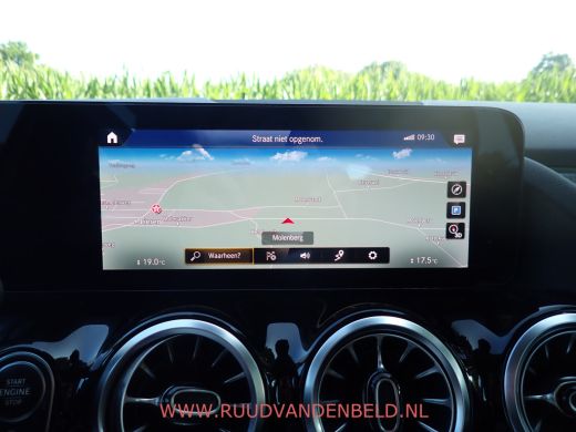 Mercedes-Benz B-Klasse 200 SPORTLEER / SFEERVERLICHTING / NAVI / STOELVERWARMING / CAMERA ActivLease financial lease