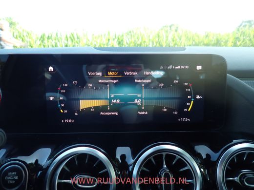 Mercedes-Benz B-Klasse 200 SPORTLEER / SFEERVERLICHTING / NAVI / STOELVERWARMING / CAMERA ActivLease financial lease