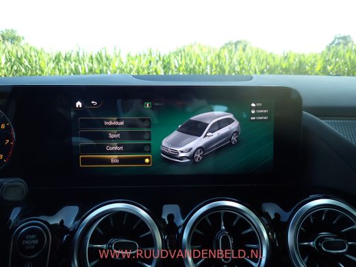 Mercedes-Benz B-Klasse 200 SPORTLEER / SFEERVERLICHTING / NAVI / STOELVERWARMING / CAMERA ActivLease financial lease