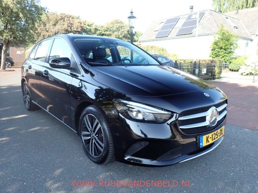 Mercedes-Benz B-Klasse 200 SPORTLEER / SFEERVERLICHTING / NAVI / STOELVERWARMING / CAMERA ActivLease financial lease