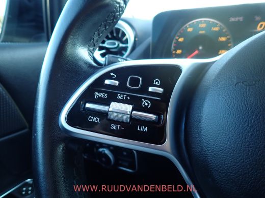 Mercedes-Benz B-Klasse 200 SPORTLEER / SFEERVERLICHTING / NAVI / STOELVERWARMING / CAMERA ActivLease financial lease