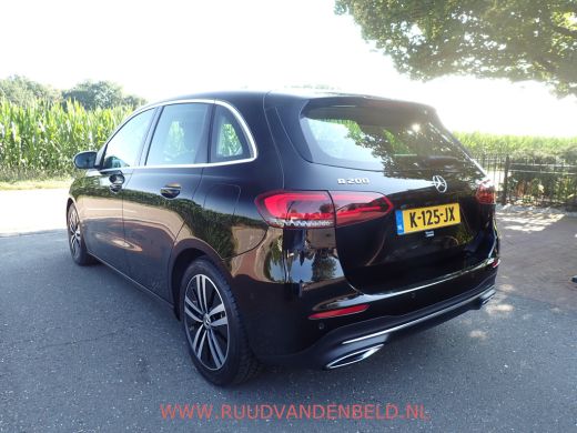 Mercedes-Benz B-Klasse 200 SPORTLEER / SFEERVERLICHTING / NAVI / STOELVERWARMING / CAMERA ActivLease financial lease