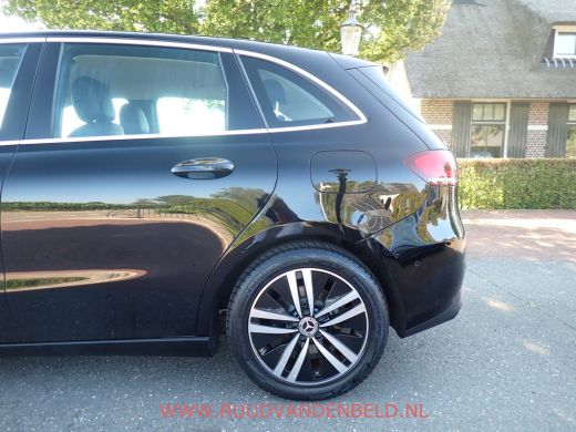 Mercedes-Benz B-Klasse 200 SPORTLEER / SFEERVERLICHTING / NAVI / STOELVERWARMING / CAMERA ActivLease financial lease