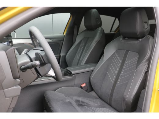 Opel Astra Electric 58 kWh Ultimate | Camera | Cruise control adaptief | Navi | Voorstoelen verwarmd | Stuur... ActivLease financial lease