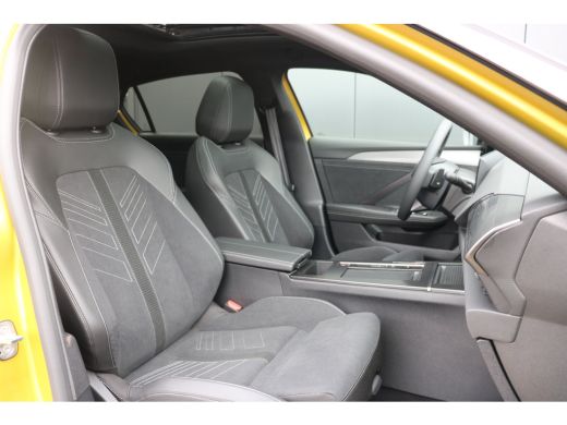 Opel Astra Electric 58 kWh Ultimate | Camera | Cruise control adaptief | Navi | Voorstoelen verwarmd | Stuur... ActivLease financial lease