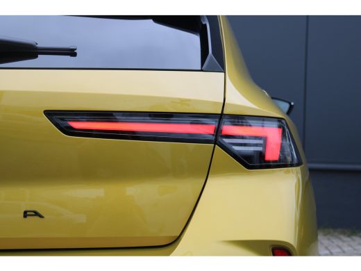 Opel Astra Electric 58 kWh Ultimate | Camera | Cruise control adaptief | Navi | Voorstoelen verwarmd | Stuur... ActivLease financial lease