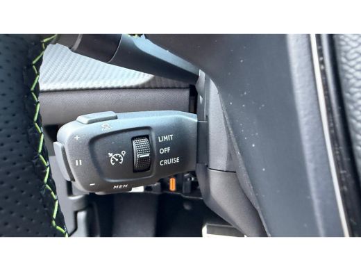 Peugeot 2008 GT | Active Safety Brake met camera en radar (automatisch noodremsysteem) met Distance Alert (waa... ActivLease financial lease
