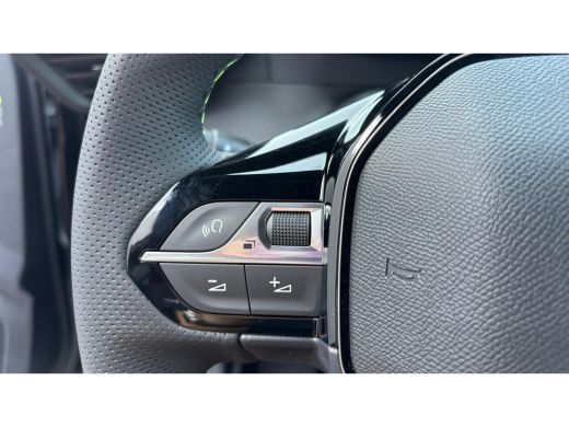 Peugeot 2008 GT | Active Safety Brake met camera en radar (automatisch noodremsysteem) met Distance Alert (waa... ActivLease financial lease