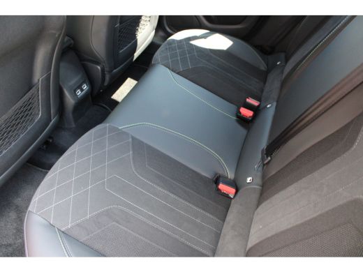 Peugeot 208 1.2 PureTech GT Pack | Navigatie | Camera | Stoelverwarming | Trekhaak | Alcantara | NL auto | Ap... ActivLease financial lease