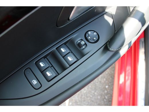 Peugeot 208 1.2 PureTech GT Pack | Navigatie | Camera | Stoelverwarming | Trekhaak | Alcantara | NL auto | Ap... ActivLease financial lease