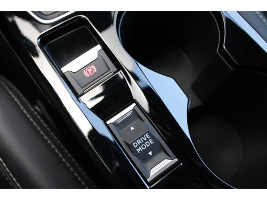 Peugeot 208 1.2 PureTech GT Pack | Navigatie | Camera | Stoelverwarming | Trekhaak | Alcantara | NL auto | Ap... ActivLease financial lease