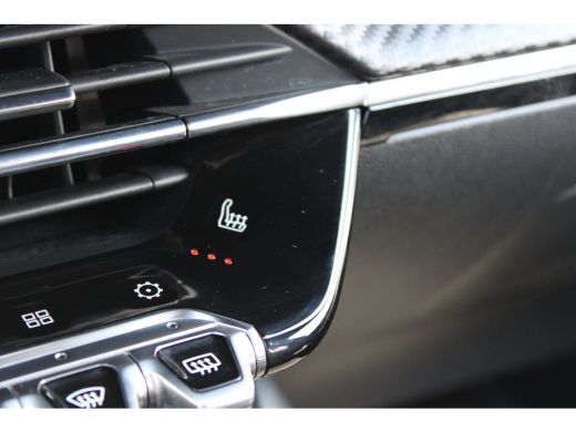 Peugeot 208 1.2 PureTech GT Pack | Navigatie | Camera | Stoelverwarming | Trekhaak | Alcantara | NL auto | Ap... ActivLease financial lease