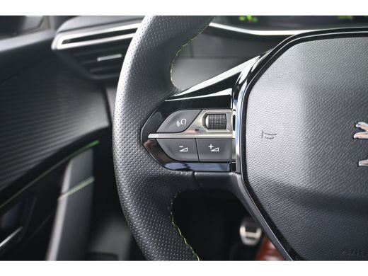 Peugeot 208 1.2 PureTech GT | Panoramadak | Achteruitrijcamera | Navigatie | Dodehoek-Detectie | Sfeerverlich... ActivLease financial lease