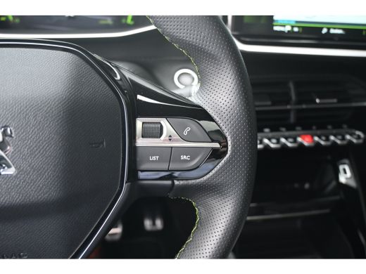 Peugeot 208 1.2 PureTech GT | Panoramadak | Achteruitrijcamera | Navigatie | Dodehoek-Detectie | Sfeerverlich... ActivLease financial lease