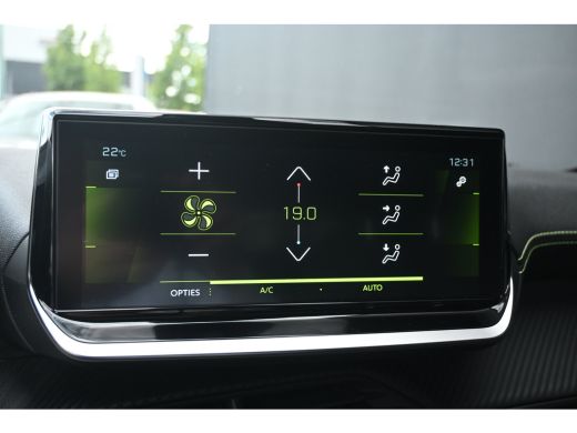 Peugeot 208 1.2 PureTech GT | Panoramadak | Achteruitrijcamera | Navigatie | Dodehoek-Detectie | Sfeerverlich... ActivLease financial lease