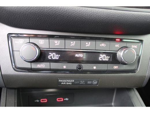 Seat Ibiza 1.0 EcoTSI FR Business Intense | Navigatiesysteem | Climate control | Achteruitrijcamera | Apple ... ActivLease financial lease
