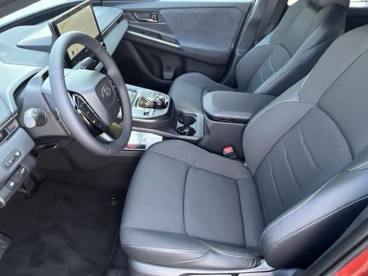 Toyota C-HR+ First Edition 77 kWh | Metal Oxide | 20 inch LM-velgen | Nieuw uit voorraad leverbaar | ActivLease financial lease