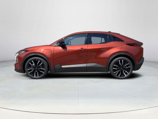 Toyota C-HR+ First Edition 77 kWh | Metal Oxide | 20 inch LM-velgen | Nieuw uit voorraad leverbaar | ActivLease financial lease