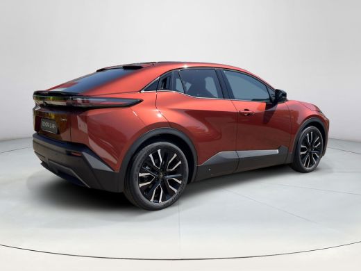 Toyota C-HR+ First Edition 77 kWh | Metal Oxide | 20 inch LM-velgen | Nieuw uit voorraad leverbaar | ActivLease financial lease