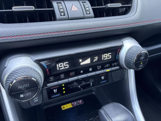 Toyota RAV4 2.5 Plug-in Hybrid AWD Bi-Tone Plus **STOELVENTILATIE/ DODEHOEK DETECTIE/ 360 CAMERA** ActivLease financial lease