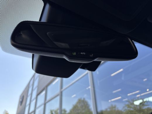 Toyota RAV4 2.5 Plug-in Hybrid AWD Bi-Tone Plus **STOELVENTILATIE/ DODEHOEK DETECTIE/ 360 CAMERA** ActivLease financial lease