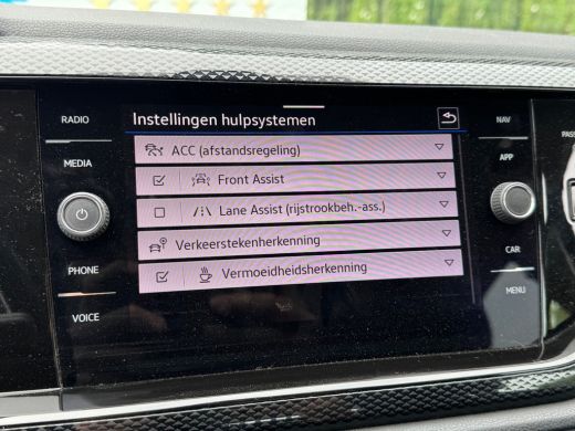 Volkswagen Taigo TSI 110PK DSG LIFE BUSINESS CAMERA/ACC/NAVI/CARPLAY ActivLease financial lease